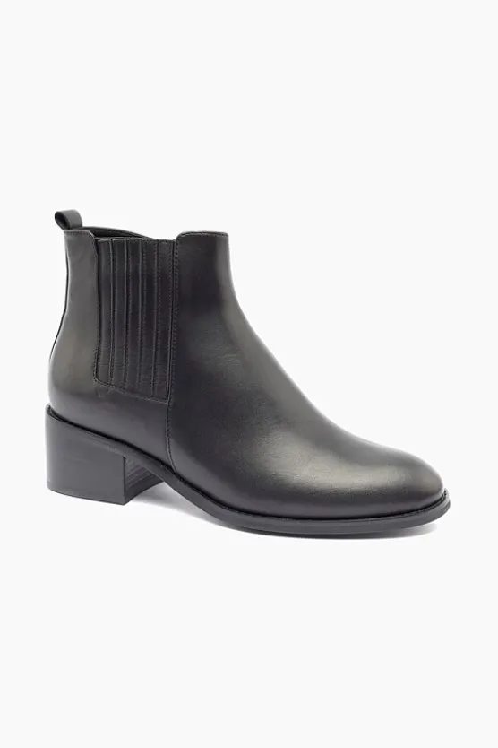 Silver Lining Melinda Sale